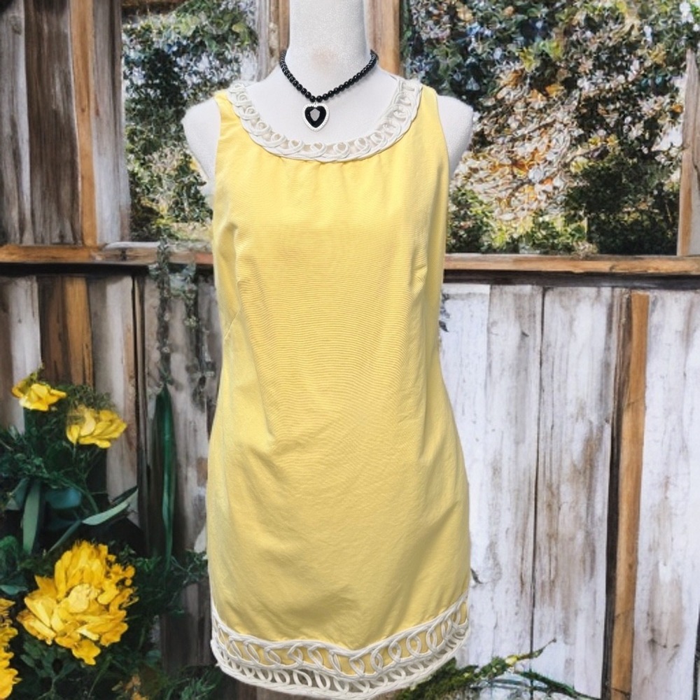 Lilly Pulitzer Butter Yellow Sleeveless Shift Mini Dress White Lace Trim Size 6